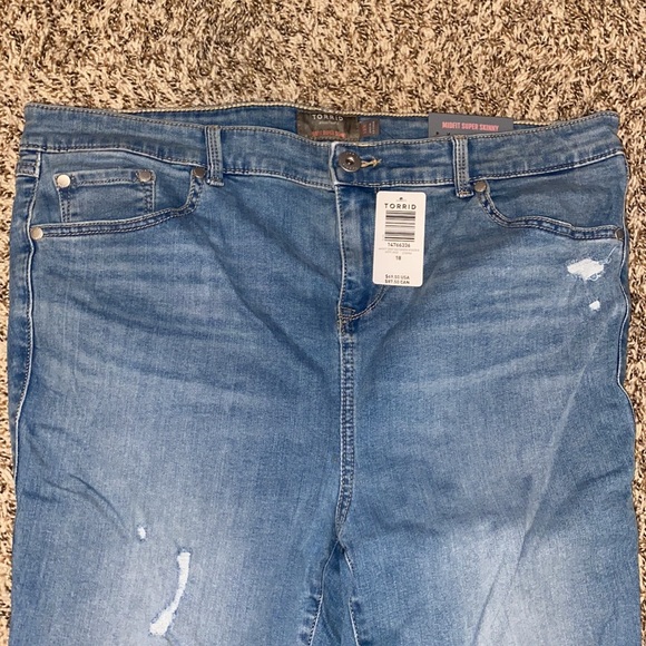 NWT TORRID Midfit Supersoft Skinny Jeans - Picture 11 of 12